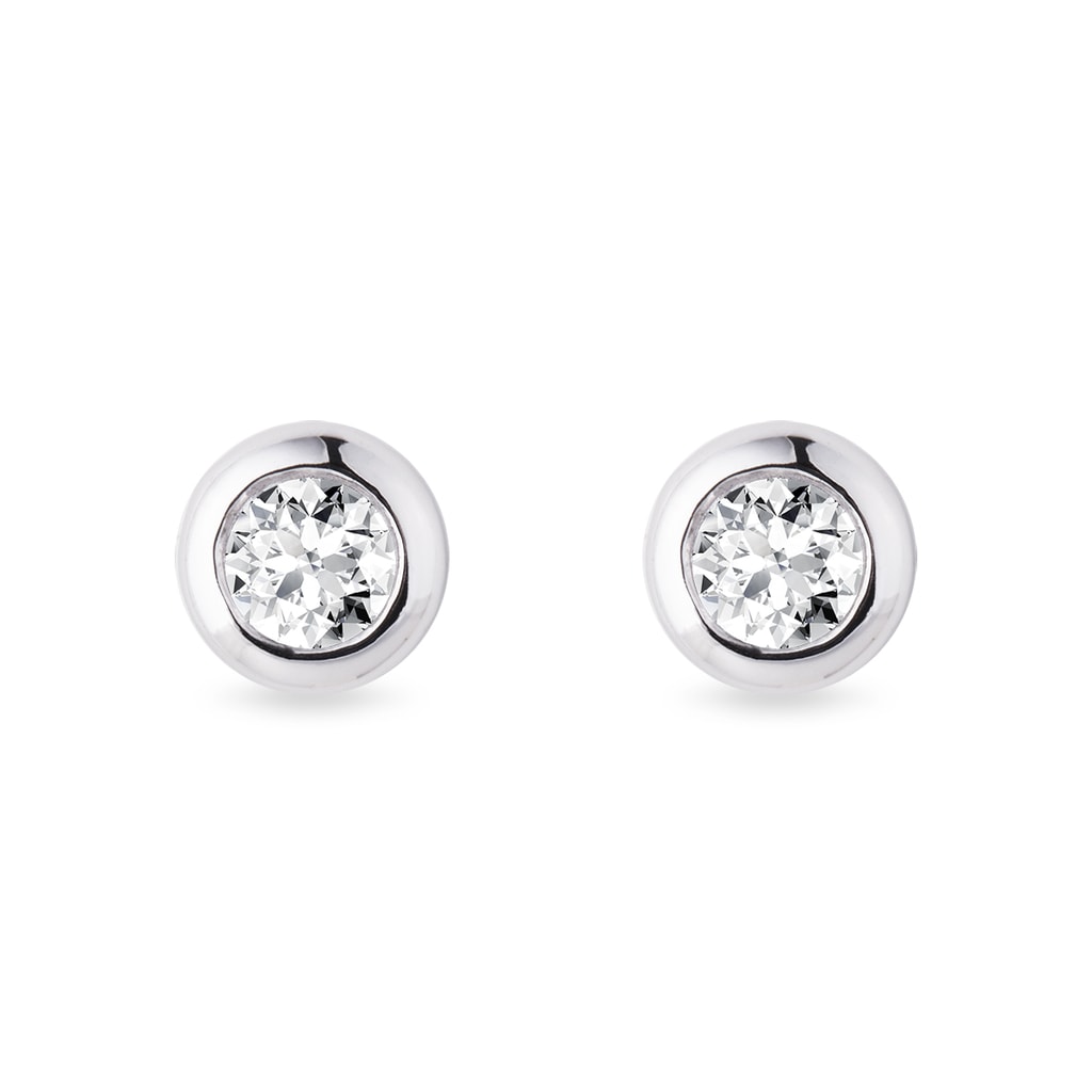 4mm bezel earrings with diamonds in white gold | KLENOTA