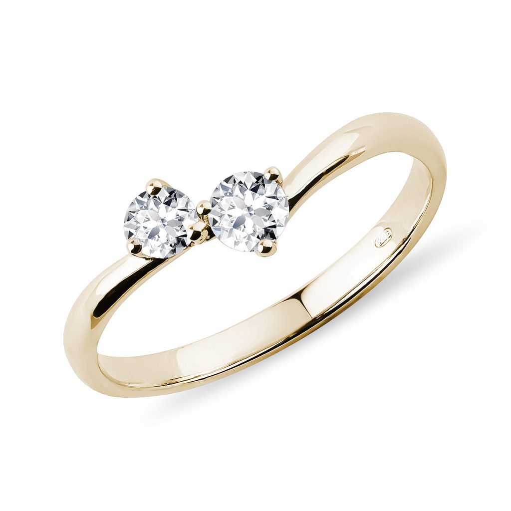 Modern diamond ring in yellow gold | KLENOTA