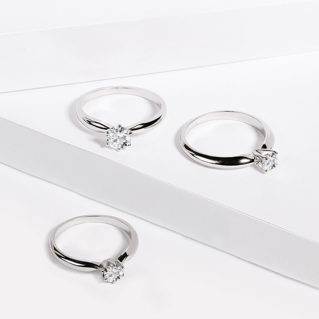Klasický zásnubní prsten v bílém zlatě s briliantem | KLENOTA