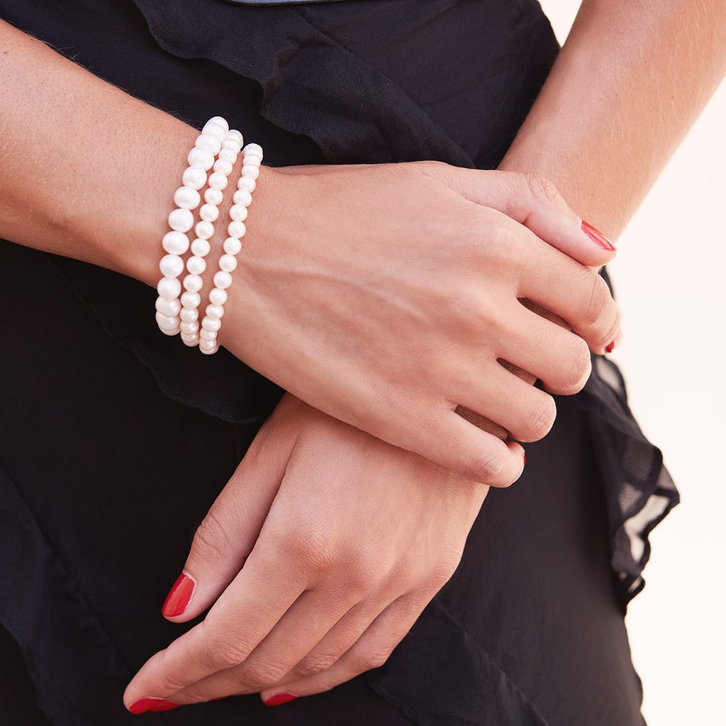 pair of 10-10.5 mm white cultured real fresh water pearl elastic bracelet Bridesmaid bride pearl jewelry bracelet Real Pearl bracelet