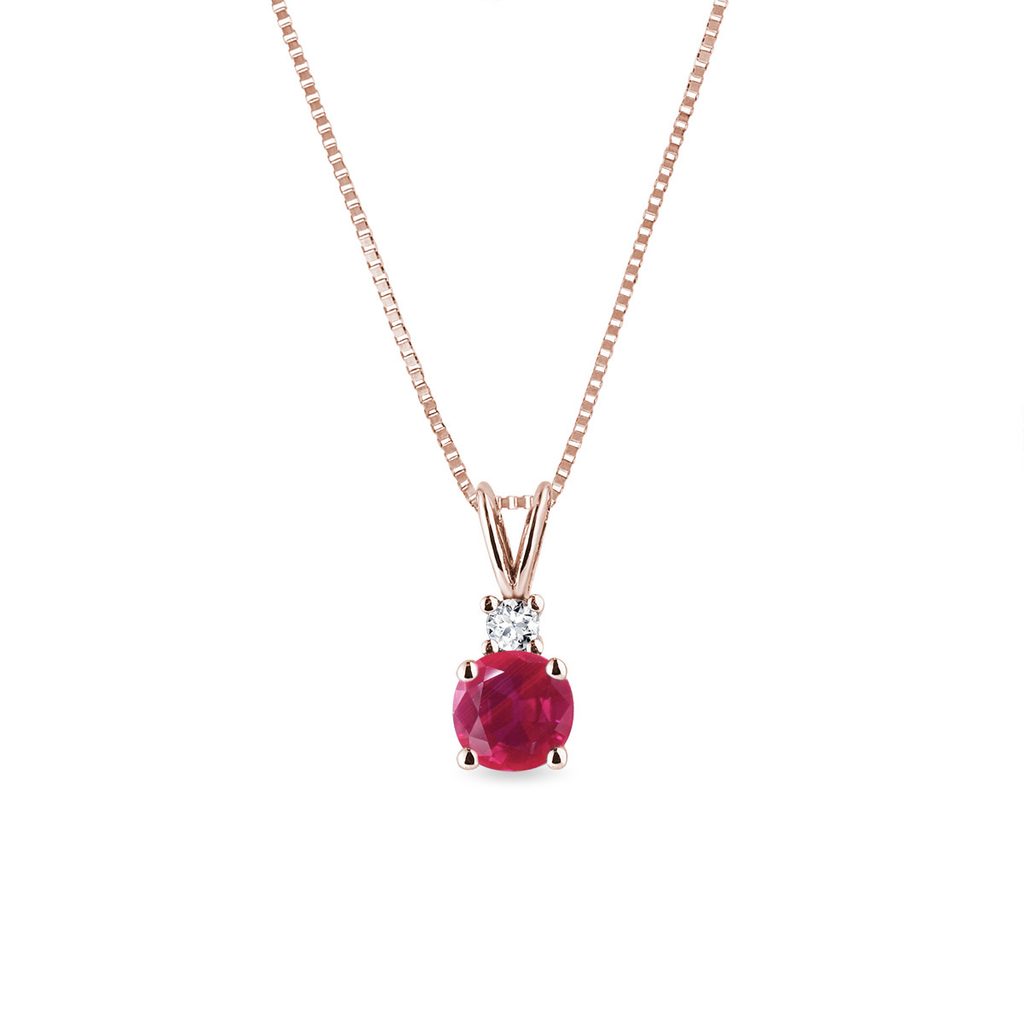 Rubínový náhrdelník z růžového 14k zlata s diamantem | KLENOTA