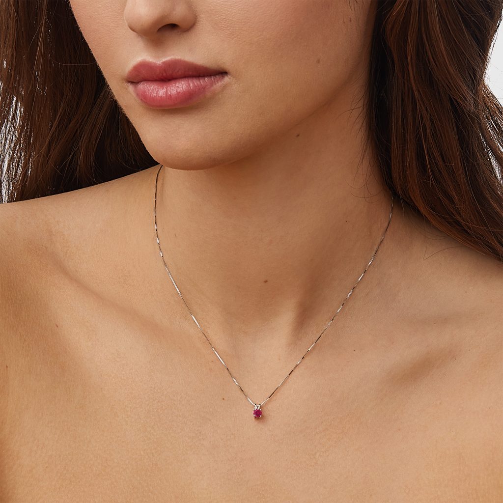 Ruby Pendant in White Gold | KLENOTA