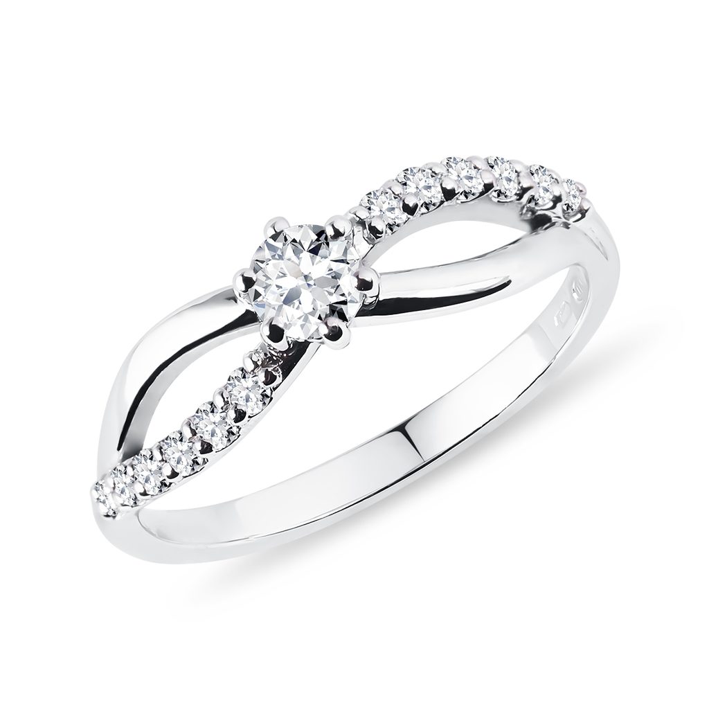 Diamond ring in white gold | KLENOTA