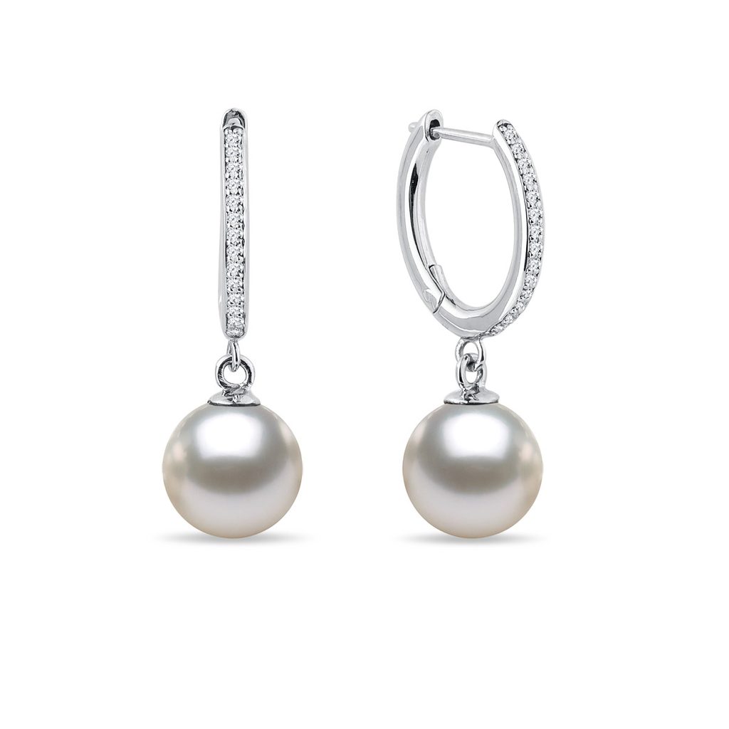 Akoya Pearl and diamond earrings in white gold | KLENOTA