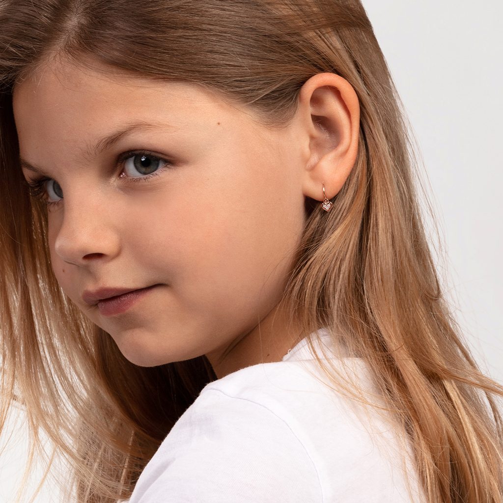 Boucles d'oreilles pour enfants or rose en forme de coeur | KLENOTA