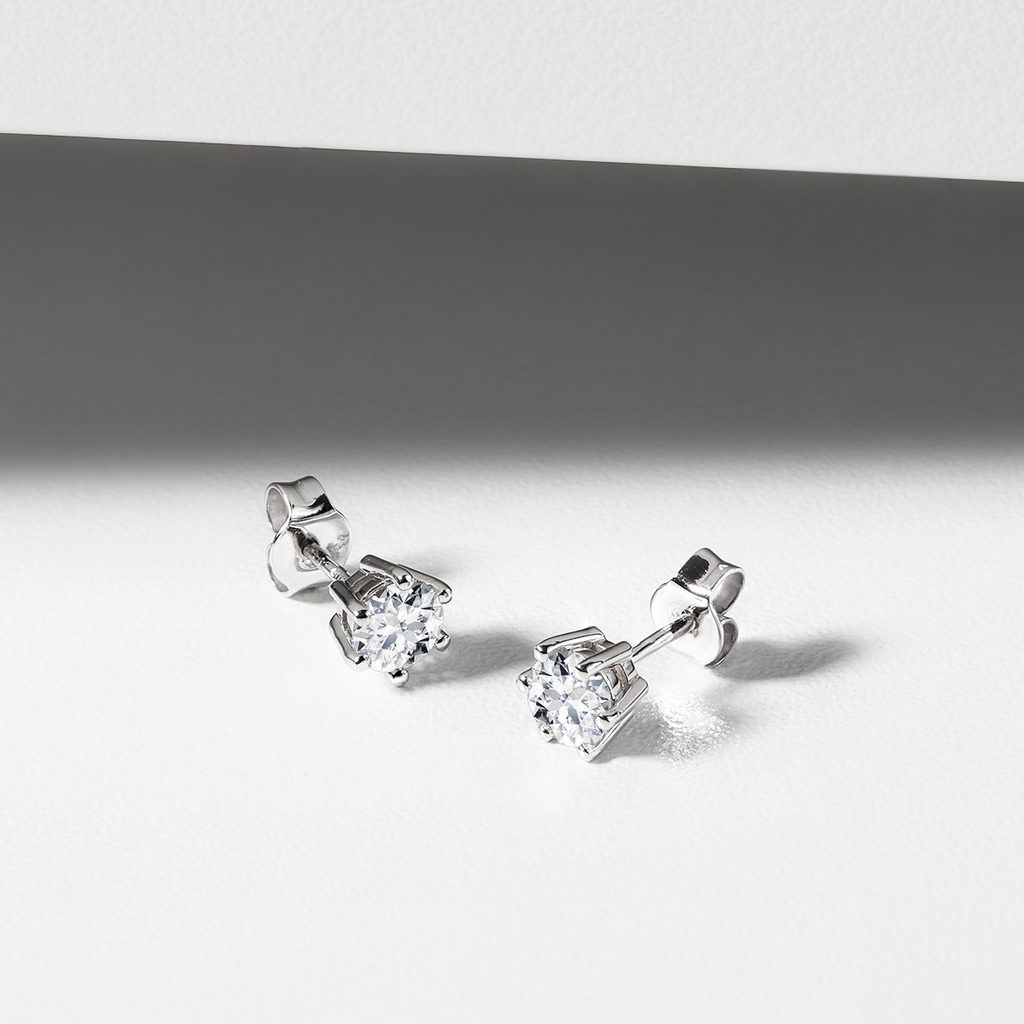 1 carat diamond stud earrings in white gold | KLENOTA