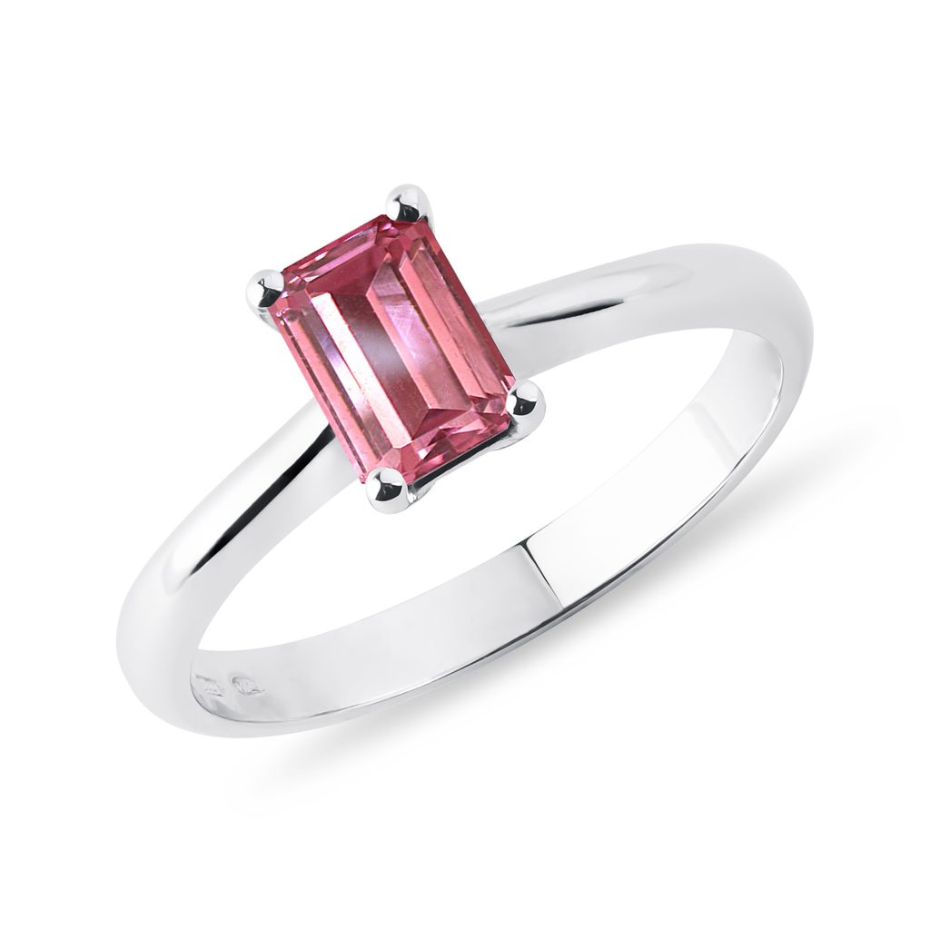 Bague en or blanc avec tourmaline rose taille émeraude | KLENOTA