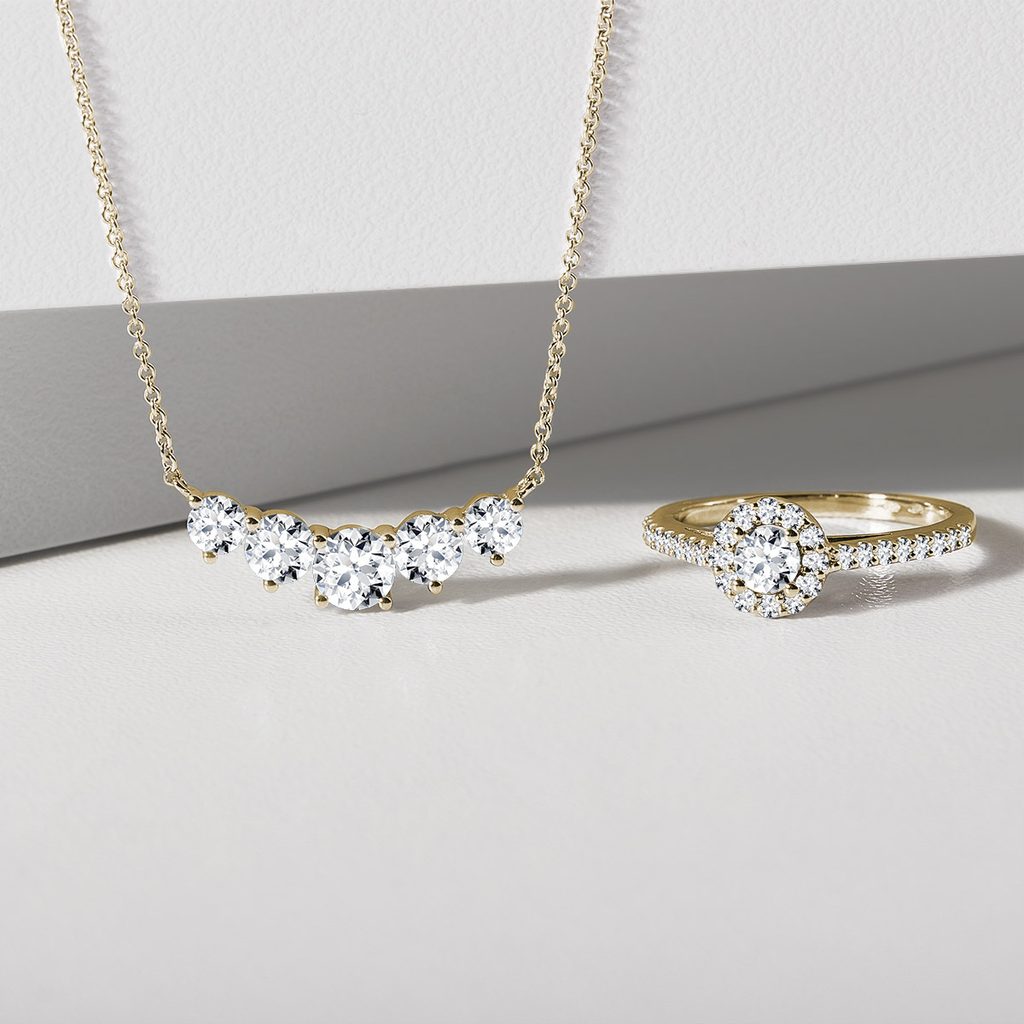 Collier de luxe en or jaune et diamants | KLENOTA