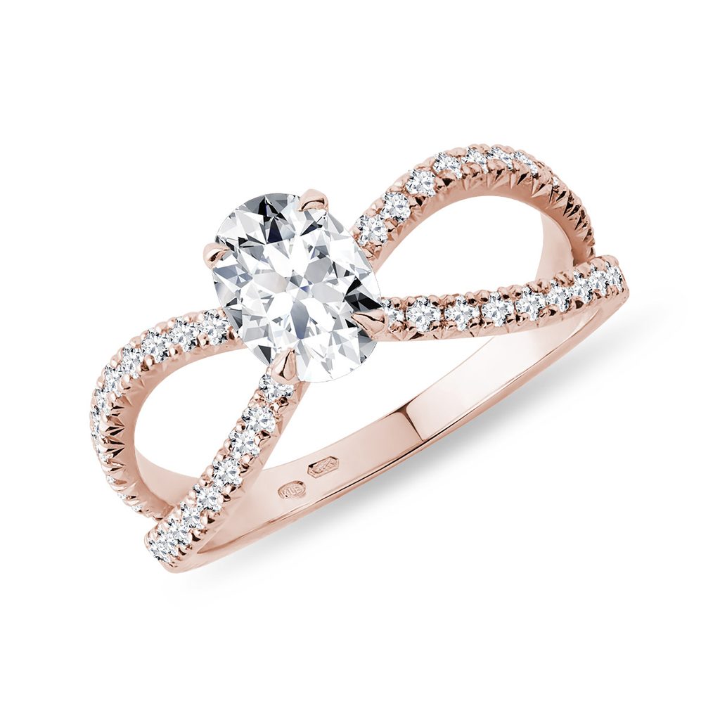Originální diamantový zásnubní prsten z růžového zlata | KLENOTA