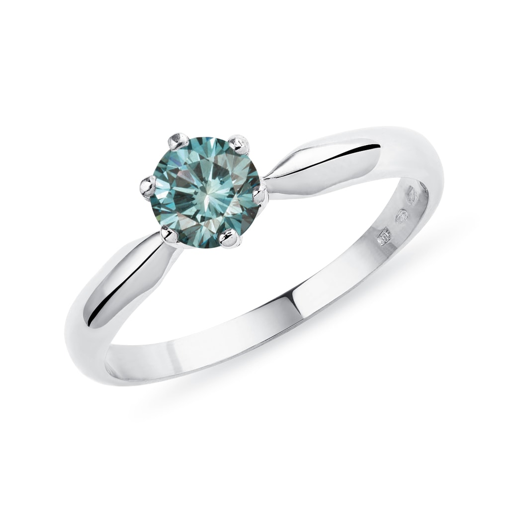 Zásnubní zlatý prsten s modrým diamantem | KLENOTA
