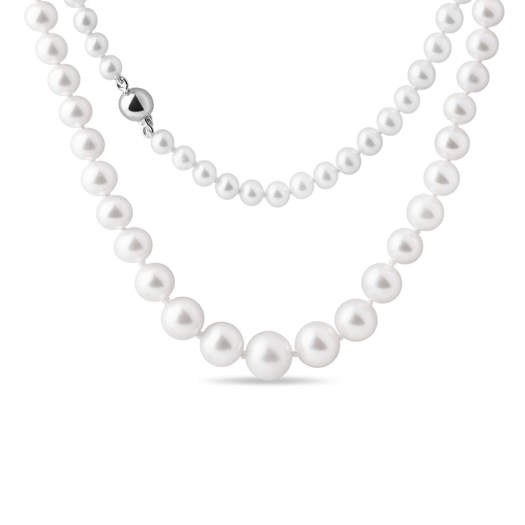 White South Sea pearl necklace with diamond ball clasp
