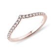 CHEVRON RING AUS 14KT ROSÉGOLD - TRAURINGE MIT DIAMANTEN{% if category.pathNames[0] != product.category.name %} - {% endif %}