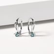 BOUCLES D'OREILLES RUBAN EN OR BLANC AVEC DIAMANTS BLEUS - BOUCLES D'OREILLES EN DIAMANT - BOUCLES D'OREILLES