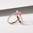 Zlatý prsten s diamanty a růžovým safírem