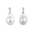 BAROQUE PEARL EARRINGS IN WHITE GOLD - PEARL EARRINGS{% if category.pathNames[0] != product.category.name %} - {% endif %}