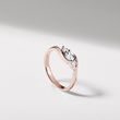 KLASSISCHER RING MIT DREI DIAMANTEN AUS ROSÉGOLD - VERLOBUNGSRINGE DIAMANTEN - VERLOBUNGSRINGE