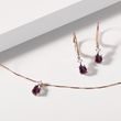 BOUCLES D'OREILLES PENDANTES EN OR ROSE ET RHODOLITES - BOUCLES D'OREILLES AVEC GEMMES - BOUCLES D'OREILLES