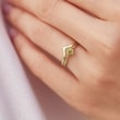 Złoty pierścionek zaręczynowy z żółtym diamentem