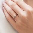 Prsten z růžového zlata s modrým diamantem