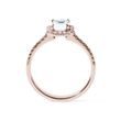 VERLOBUNGSRING MIT HALO SMARAGD IN ROSÉGOLD - RINGE MIT LAB GROWN DIAMANTEN - VERLOBUNGSRINGE