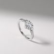 BAGUE DE FIANÇAILLES EN OR BLANC AVEC DIAMANT EN FORME DE CŒUR - BAGUES DE FIANÇAILLES EN DIAMANT - BAGUES DE FIANÇAILLES