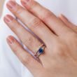 Ring with Sapphire and Diamonds in White Gold