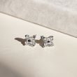 DIAMANTOVÉ NÁUŠNICE ČTYŘLÍSTEK Z BÍLÉHO 14K ZLATA - DIAMANTOVÉ NÁUŠNICE PECKY - NÁUŠNICE