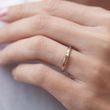 Prsten z růžového zlata s briliantem