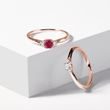 KLASSISCHER RING AUS ROSÉGOLD MIT RUBIN UND DIAMANTEN - RINGE MIT RUBIN - RINGE