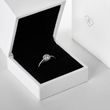 Diamantový zásnubní prsten v bílém 14k zlatě