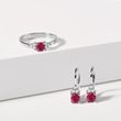 BOUCLES D'OREILLES PENDANTES AVEC RUBIS ET DIAMANTS EN OR BLANC - BOUCLES D'OREILLES EN RUBIS - BOUCLES D'OREILLES