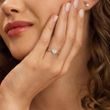 PRSTEN SE SRDÍČKEM VE STYLU HALO VE ŽLUTÉM 14K ZLATĚ - DIAMANTOVÉ ZÁSNUBNÍ PRSTENY - ZÁSNUBNÍ PRSTENY