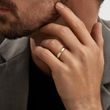 BAGUE MINIMALISTE POUR HOMMES EN OR JAUNE - ALLIANCES DE MARIAGE HOMMES - ALLIANCES DE MARIAGE