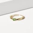 Prsten ze žlutého zlata se zeleným diamantem