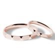 KOMPLET FASETOWANYCH OBRĄCZEK Z RÓŻOWEGO ZŁOTA - ZESTAWY OBRĄCZEK Z RÓŻOWEGO ZŁOTA - OBRĄCZKI