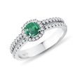 LUXURY EMERALD AND DIAMOND RING IN WHITE GOLD - EMERALD RINGS{% if category.pathNames[0] != product.category.name %} - {% endif %}