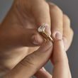 ENSEMBLE D'OR D'ANNEAUX AVEC LG ET DIAMANTS NATURELS - BAGUE DE FIANÇAILLES ET ALLIANCE ASSORTIES - BAGUES DE FIANÇAILLES