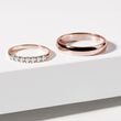 ALLIANCES EN OR ROSE AVEC DIAMANTS - ENSEMBLE D’ALLIANCES EN OR ROSE - ALLIANCES DE MARIAGE