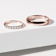 ALLIANCES EN OR ROSE AVEC DIAMANTS - ENSEMBLE D’ALLIANCES EN OR ROSE - ALLIANCES DE MARIAGE