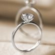 ZÁSNUBNÍ PRSTEN S 1CT DIAMANTEM V BÍLÉM ZLATĚ - ZÁSNUBNÍ PRSTENY S LAB GROWN DIAMANTY - ZÁSNUBNÍ PRSTENY