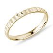 PÁNSKÝ GRAVÍROVANÝ PRSTEN ZE ŽLUTÉHO 14K ZLATA - ZLATÉ PRSTENY - PRSTENY