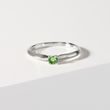 MINIMALISTICKÝ PRSTEN SE ZELENÝM DIAMANTEM V BÍLÉM ZLATĚ - ZÁSNUBNÍ PRSTENY S BAREVNÝM DIAMANTEM - ZÁSNUBNÍ PRSTENY