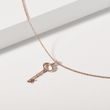 PŘÍVĚSEK KLÍČ Z RŮŽOVÉHO ZLATA S DIAMANTEM - PŘÍVĚSKY - NÁHRDELNÍKY