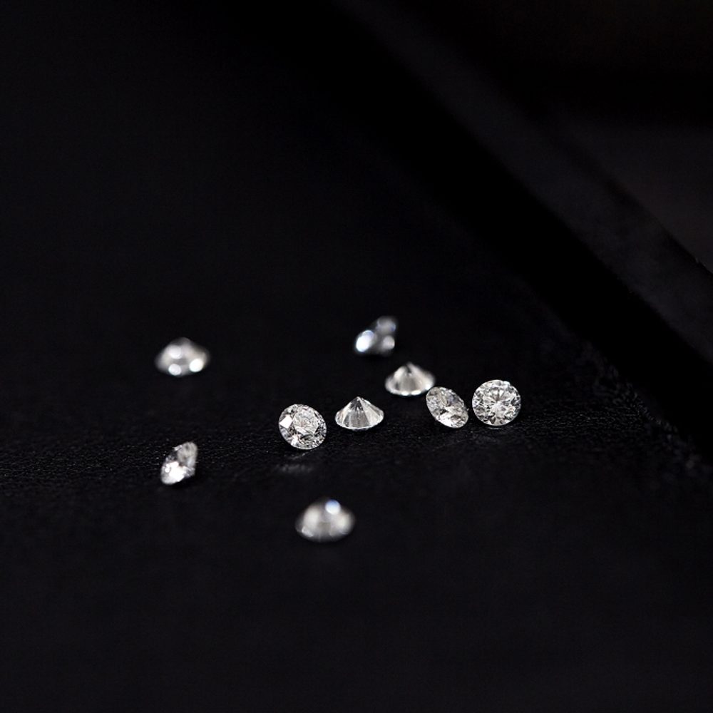 What is a carat and how does it affect the value of diamonds