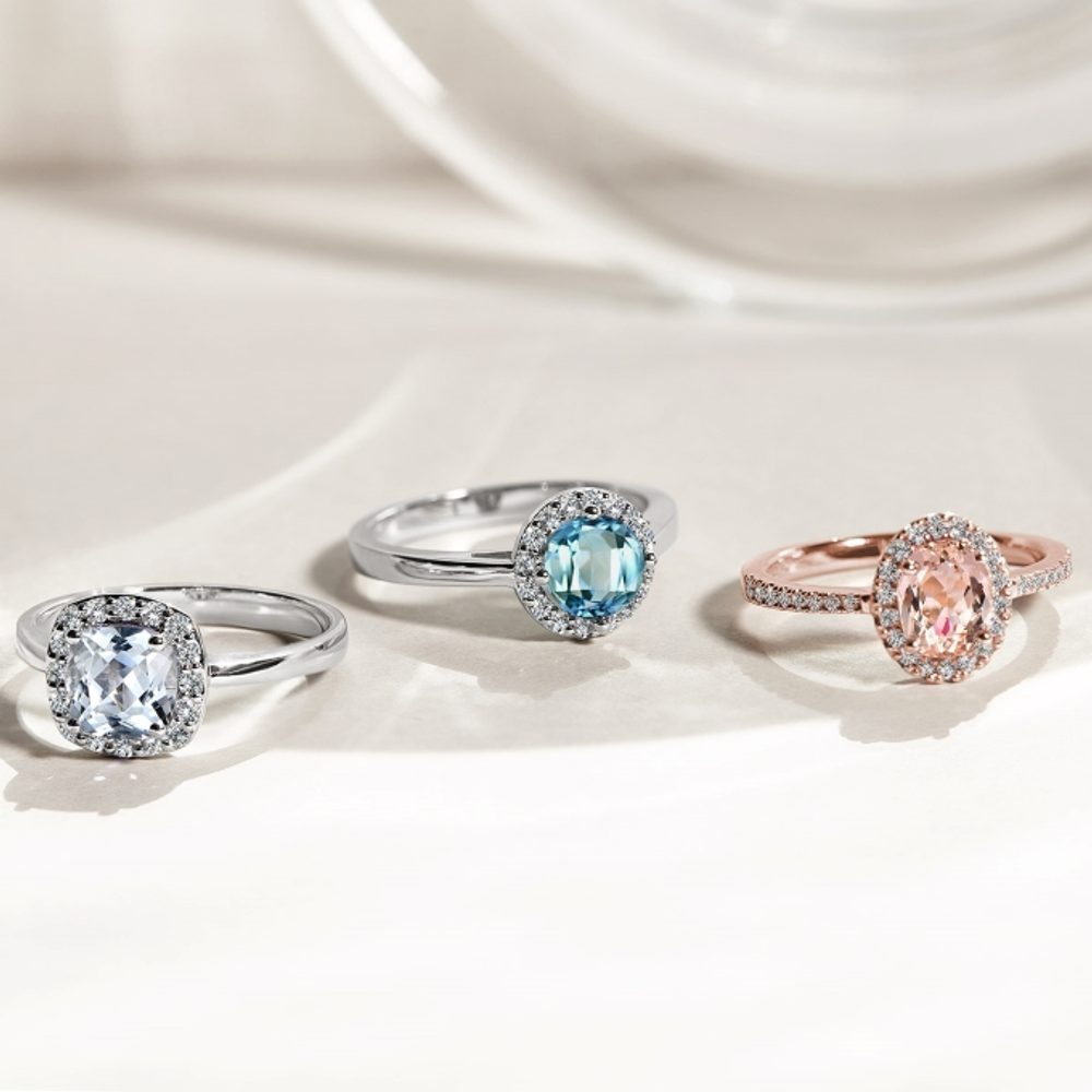Discover a new trend: engagement rings with gemstones