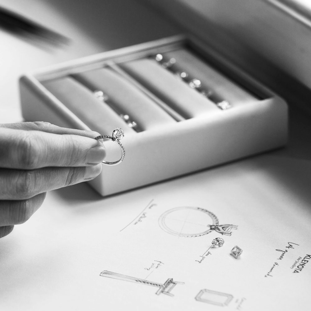 Comparing diamonds, lab grown diamonds, moissanites, cubic zirconias and zircons