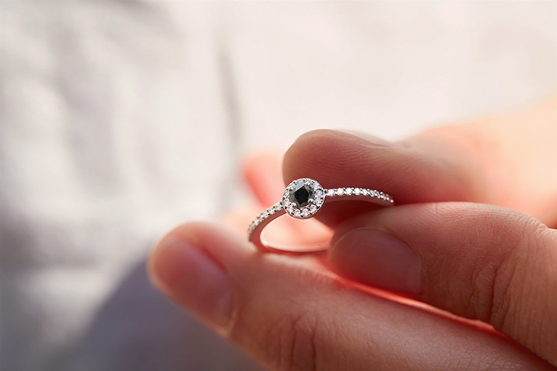 Discover the magic of champagne and black diamonds