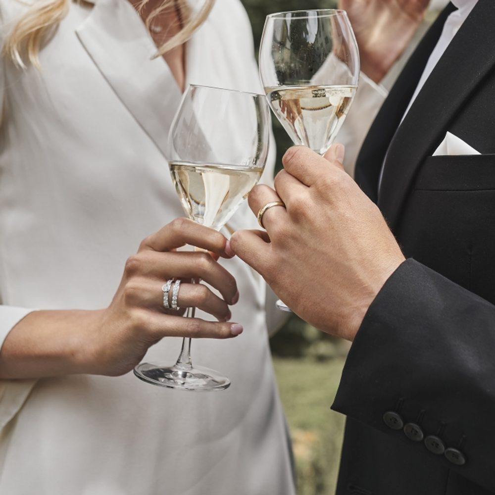 How to find the perfect wedding rings