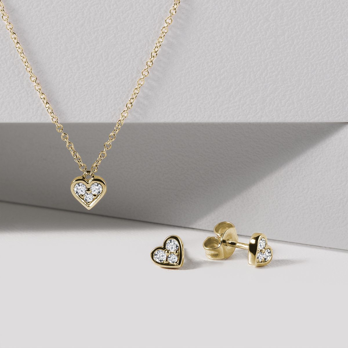 necklace and earrings with diamond heart in yellow 14k gold - KLENOTA