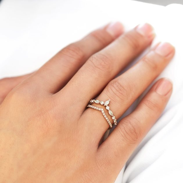Modern Wedding Ring Set in Rose Gold KLENOTA